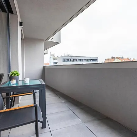 Apartmán Oscar With Garage *